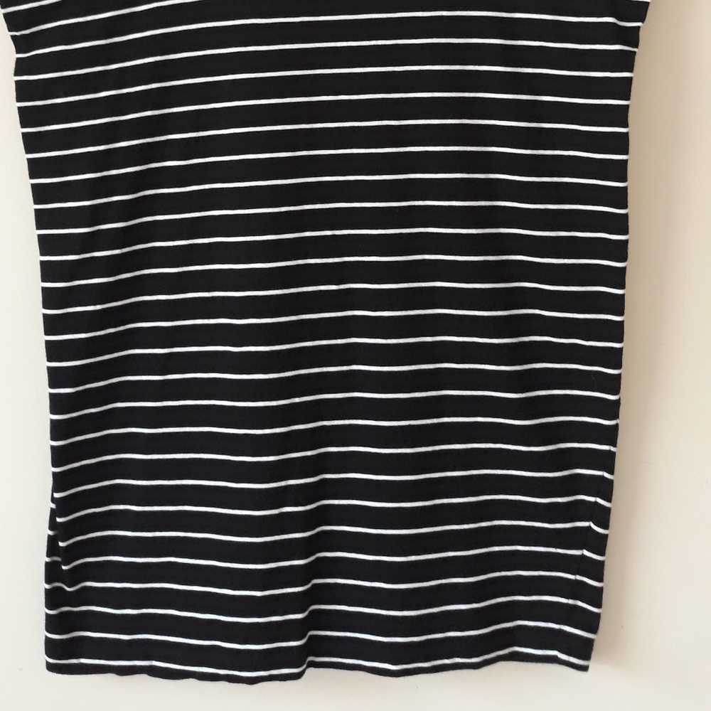 🍾🍾Host pick🍾🍾UNIQLO short sleeve tunic - Picture 3 of 9